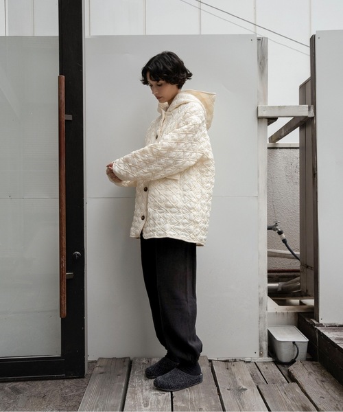 lawgy（ラウジー）の「hooded quilted stitch point coat / フーデッドキルテッドステッチポイントコート（その他アウター・レディース・ブラック/ホワイト・FREE）」の10枚目の写真