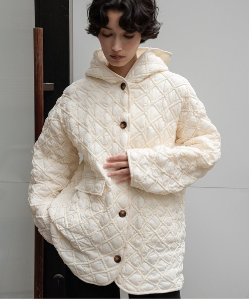 lawgy（ラウジー）の「hooded quilted stitch point coat / フーデッドキルテッドステッチポイントコート（その他アウター・レディース・ブラック/ホワイト・FREE）」の5枚目の写真