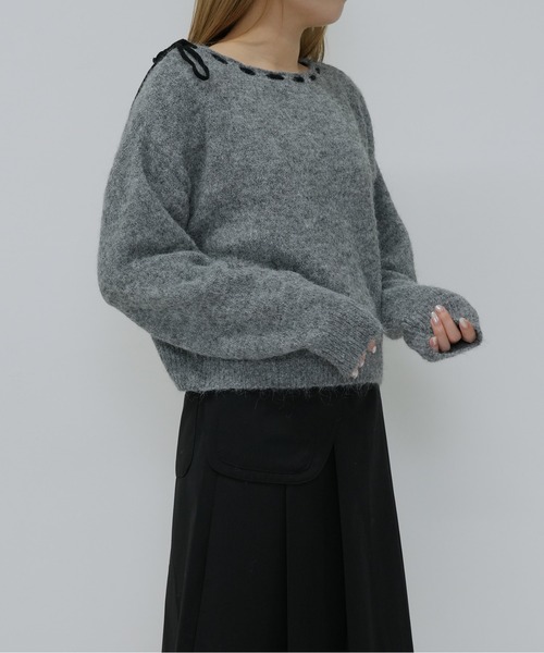 Enewd nina（エニュードニーナ）の「ボートネック風リボン編み上げニット（ニット/セーター・レディース・ブラック/グレー・FREE）」の9枚目の写真