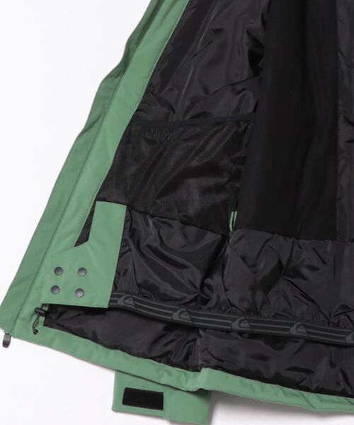 Quiksilver(クイックシルバー)の「SYCAMORE SOLID 20K J/クイックシルバースキースノーボードウェア(ジャケット)(マウンテンパーカー・メンズ・ベージュ/グリーン・LARGE/MEDIUM/X-LARGE)」の4枚目の写真