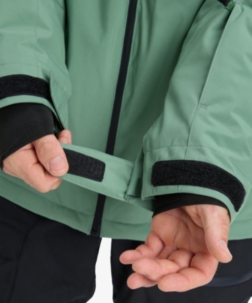 Quiksilver(クイックシルバー)の「SYCAMORE SOLID 20K J/クイックシルバースキースノーボードウェア(ジャケット)(マウンテンパーカー・メンズ・ベージュ/グリーン・LARGE/MEDIUM/X-LARGE)」の21枚目の写真