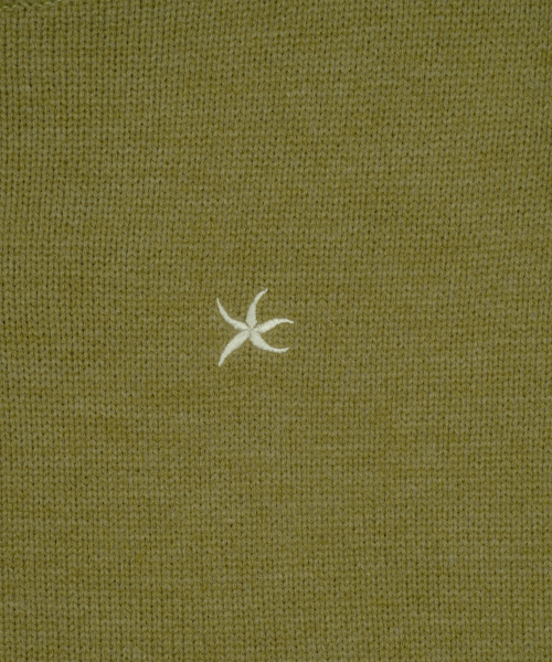 THECOLDESTMOMENT(ザコールデストモーメント)の「TCM starfish mini logo knit (olive)(ニット/セーター・レディース・その他・SMALL/MEDIUM/LARGE)」の2枚目の写真