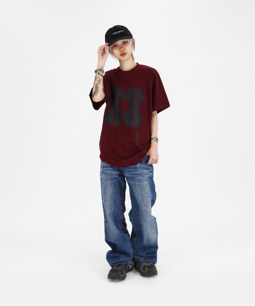 CRIGUN（クリガン）の「Effect Graphics セミオーバーフィット 半袖 BURGUNDY（Tシャツ/カットソー・レディース・バーガンディー・SMALL/MEDIUM/LARGE/X-LARGE/XX-LARGE）」の20枚目の写真
