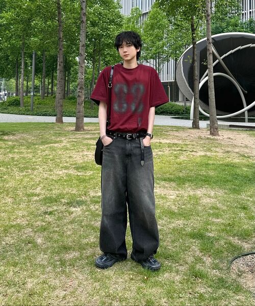 CRIGUN（クリガン）の「Effect Graphics セミオーバーフィット 半袖 BURGUNDY（Tシャツ/カットソー・レディース・バーガンディー・SMALL/MEDIUM/LARGE/X-LARGE/XX-LARGE）」の11枚目の写真