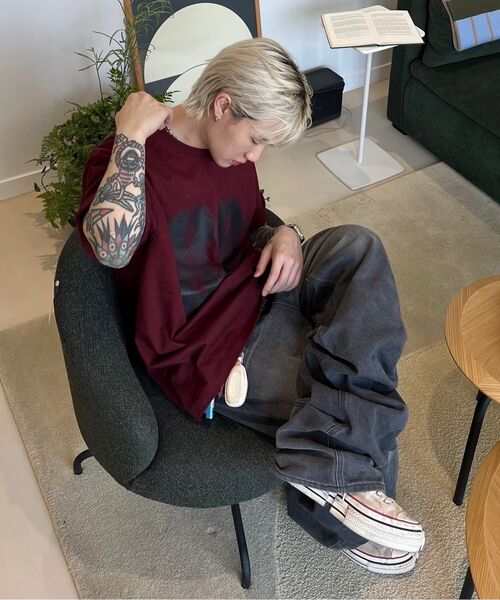 CRIGUN（クリガン）の「Effect Graphics セミオーバーフィット 半袖 BURGUNDY（Tシャツ/カットソー・レディース・バーガンディー・SMALL/MEDIUM/LARGE/X-LARGE/XX-LARGE）」の4枚目の写真