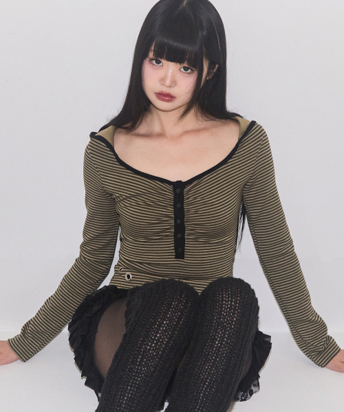 ILLIGO（イリゴ）の「レイヤーストライプフードカーキ（パーカー・レディース・その他・OS）」の2枚目の写真