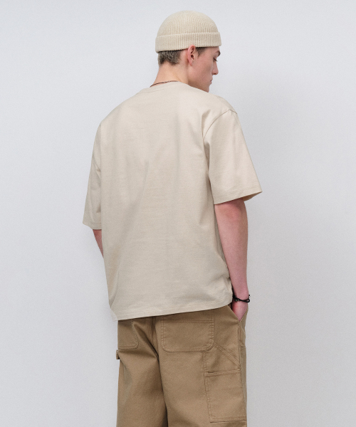MUSINSA STANDARD（ムシンサスタンダード）の「ヘビウェイトリラックスクルーネックポケットTシャツ[ダスティクリーム]（Tシャツ/カットソー・メンズ・その他・SMALL/MEDIUM/LARGE/X-LARGE/XXX-LARGE/XX-LARGE）」の3枚目の写真