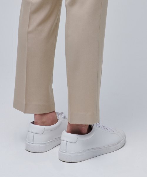 MUSINSA STANDARD（ムシンサスタンダード）の「リラックステーパードヒドゥンバンディングクロップスラックス[ベージュ]（スラックス・メンズ・その他・27/28/29/40/38/42/30/31/26/32/33/34/36）」の4枚目の写真