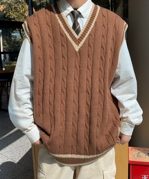 SHEPP(シープ)の「ケーブルラインルーズニットベスト(ベスト・メンズ・ブラウン/アイボリー/ブラック・F)」の4枚目の写真