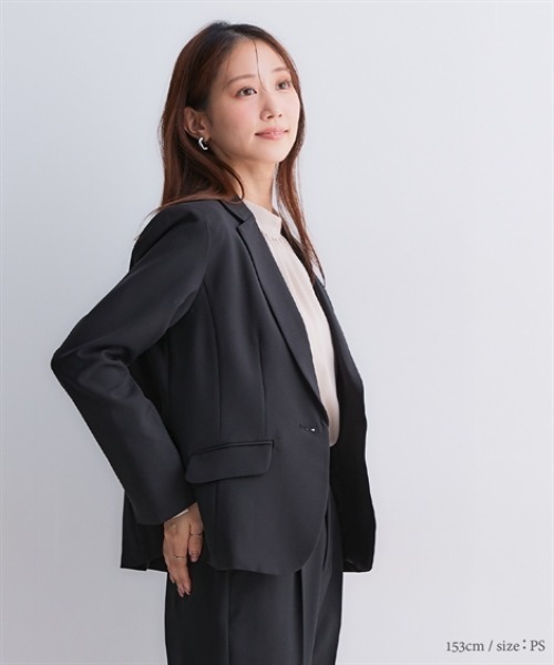 Petitjo（プッチージョ）の「小さいサイズ　【レディーススーツ】テーラードジャケット（セットアップ対応・上下別売り）　低身長さん・小柄女性（テーラードジャケット・レディース・ブラック/グレイッシュベージュ/ネイビー・PL/PM/PS/PSS）」の9枚目の写真