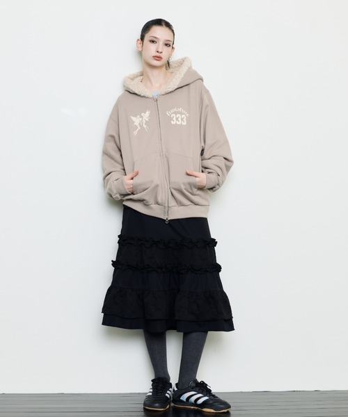 LUVISTRUE（ラヴイズトゥルー）の「EV FAIRY FUR HOOD ZIP UP（パーカー・レディース・ブラック/ベージュ/バーガンディー・FREE）」の5枚目の写真