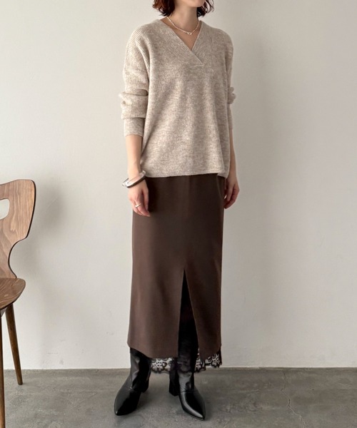 Doux archives(ドゥアルシーヴ)の「裾レースタイトスカート(スカート・レディース・ベージュ/ブラウン/グレー・SMALL/MEDIUM)」の5枚目の写真