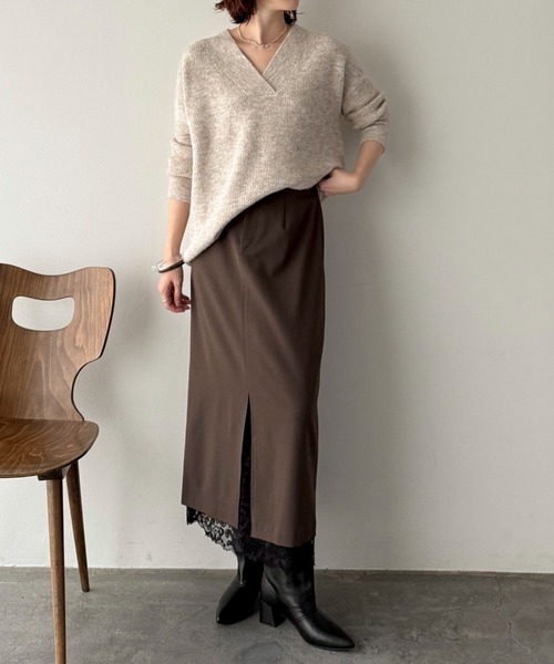 Doux archives(ドゥアルシーヴ)の「裾レースタイトスカート(スカート・レディース・ベージュ/ブラウン/グレー・SMALL/MEDIUM)」の4枚目の写真