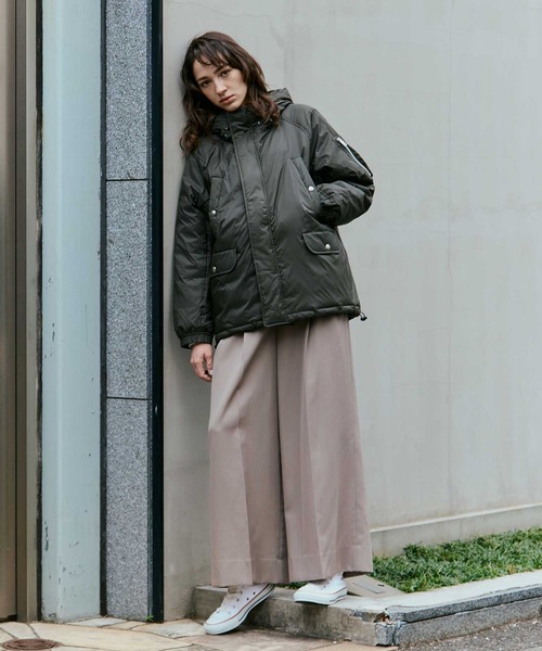 beautiful people(ビューティフルピープル)の「【beautiful people×THE TOKYO/ビューティフルピープル×ザトウキョウ】別注 flight down jacket/フライトダウンジャケット/リバーシブル(ダウンジャケット/コート・レディース・ブラック/カーキ/グレー・36/40)」の19枚目の写真