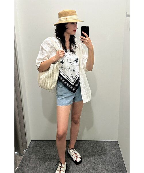 KIMZISU（キムジス）の「JOMO Motif Square Scarf _ White（その他トップス・レディース・ホワイト・OS）」の5枚目の写真