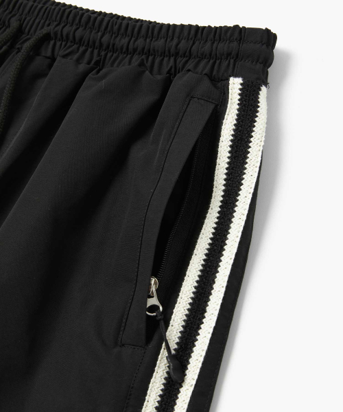 WMC(ダブリューエムシー)の「サイドラインパンツ_BLACK(スウェットパンツ・レディース・ブラック・MEDIUM/LARGE/X-LARGE)」の4枚目の写真