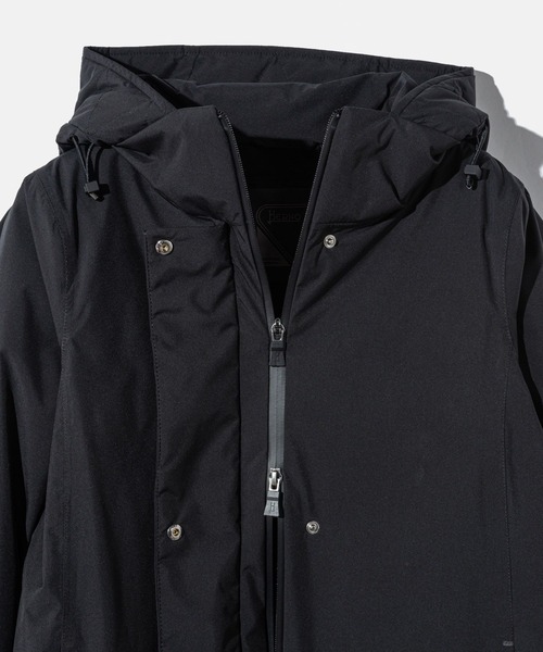 HERNO(ヘルノ)の「HERNO 2 LAYER PRO METEO DOWN COAT ヘルノ 2レイヤー プロメテオ ダウンコート(その他アウター・レディース・ブラック/ネイビー・42/44/40/38)」の12枚目の写真