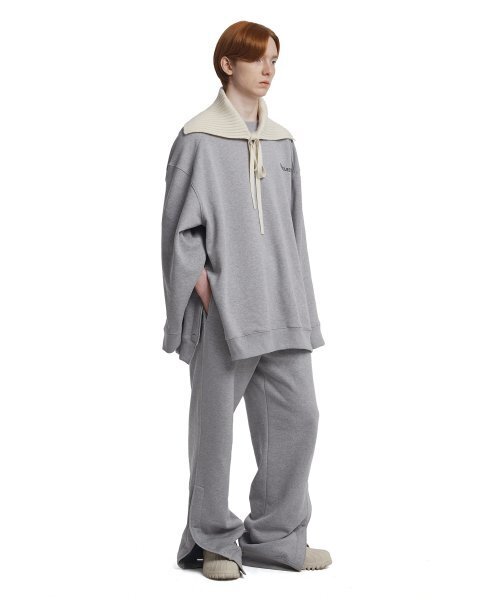 TRUNK PROJECT(トランクプロジェクト)の「Logo Sweatshirt_Grey(スウェット・レディース・グレー・LARGE/SMALL/X-SMALL)」の3枚目の写真