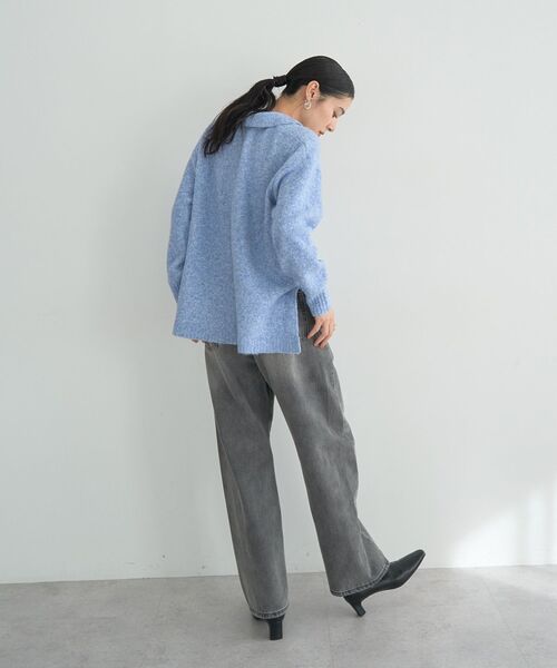 YECCA VECCA（イェッカヴェッカ）の「襟付きVネックニット（ニット/セーター・レディース・チャコールグレー/ブルー/ベージュ・FREE）」の15枚目の写真