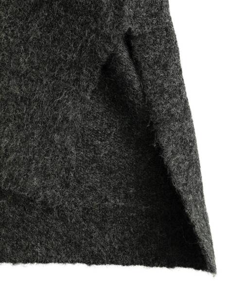 YECCA VECCA（イェッカヴェッカ）の「襟付きVネックニット（ニット/セーター・レディース・チャコールグレー/ブルー/ベージュ・FREE）」の9枚目の写真