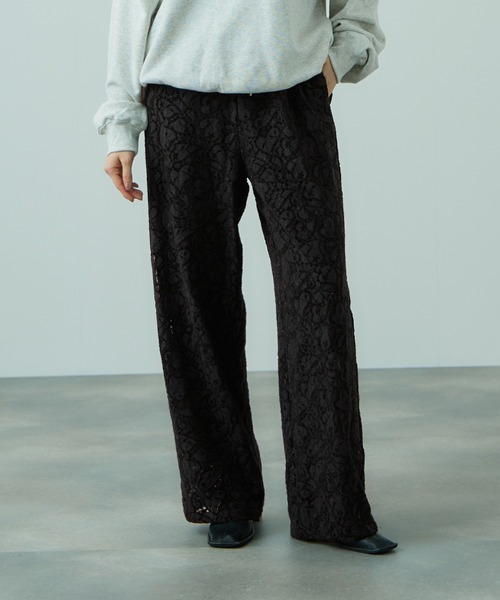 VICKY（ビッキー）の「ブラッシュレースイージーワイドパンツ≪手洗い可能≫（その他パンツ・レディース・オフホワイト/ブラック・M）」の2枚目の写真