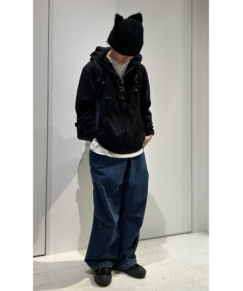CONVERSE TOKYO(コンバーストウキョウ)の「FLOWER LOGO ZIP HOODIE(パーカー・レディース・グレー/ボルドー/ブラック・SMALL/MEDIUM)」の20枚目の写真