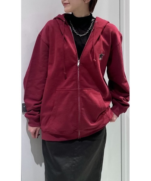 CONVERSE TOKYO(コンバーストウキョウ)の「FLOWER LOGO ZIP HOODIE(パーカー・レディース・グレー/ボルドー/ブラック・SMALL/MEDIUM)」の18枚目の写真