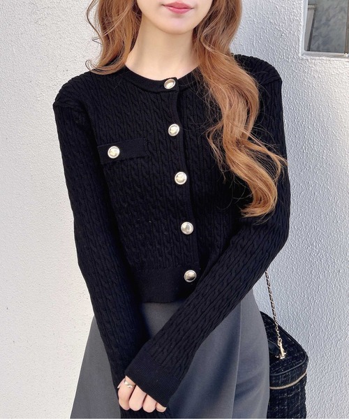 INGNI(イング)の「【WEB限定】金ボタンケーブルニットカーディガン(カーディガン/ボレロ・レディース・ブラック/グレー/オフホワイト/レッド・M)」の3枚目の写真