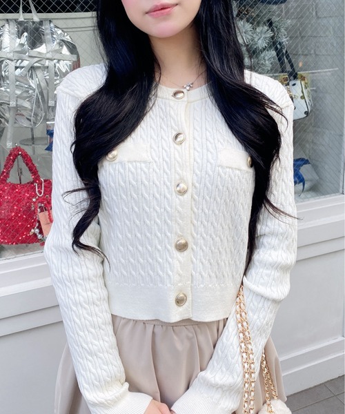 INGNI(イング)の「【WEB限定】金ボタンケーブルニットカーディガン(カーディガン/ボレロ・レディース・ブラック/グレー/オフホワイト/レッド・M)」の18枚目の写真