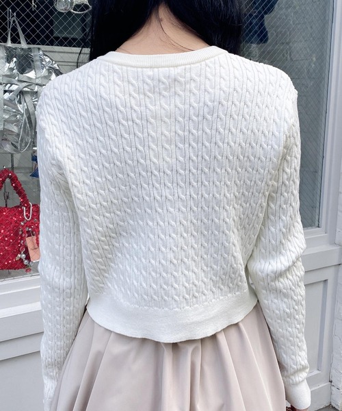 INGNI(イング)の「【WEB限定】金ボタンケーブルニットカーディガン(カーディガン/ボレロ・レディース・ブラック/グレー/オフホワイト/レッド・M)」の22枚目の写真