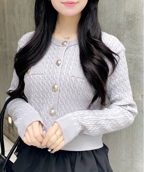 INGNI(イング)の「【WEB限定】金ボタンケーブルニットカーディガン(カーディガン/ボレロ・レディース・ブラック/グレー/オフホワイト/レッド・M)」の6枚目の写真