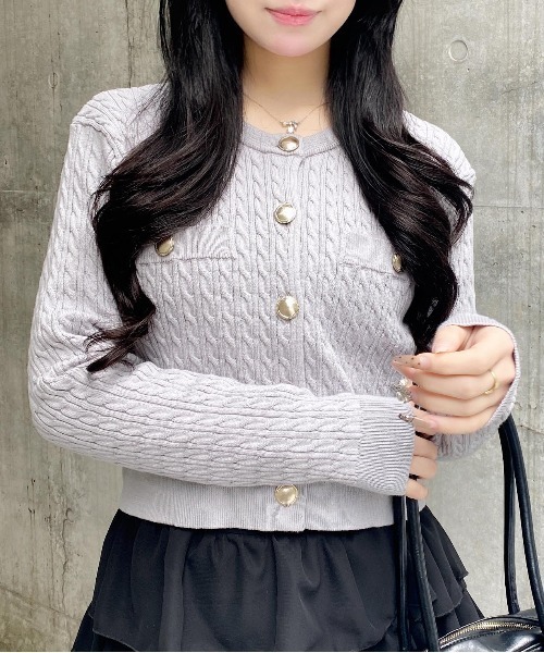 INGNI(イング)の「【WEB限定】金ボタンケーブルニットカーディガン(カーディガン/ボレロ・レディース・ブラック/グレー/オフホワイト/レッド・M)」の7枚目の写真