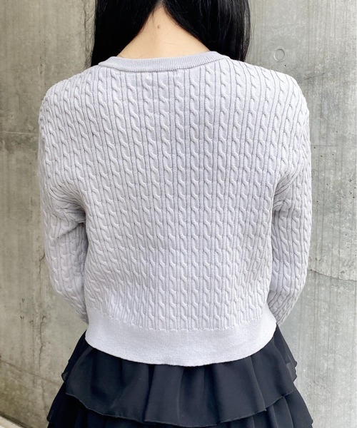 INGNI(イング)の「【WEB限定】金ボタンケーブルニットカーディガン(カーディガン/ボレロ・レディース・ブラック/グレー/オフホワイト/レッド・M)」の9枚目の写真