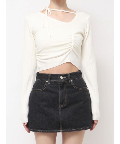 EMODA（エモダ）の「CHOKER GATHER LONG SLEEVE KNIT（ニット/セーター・レディース・グレー/ホワイト/レッド・FREE）」の4枚目の写真