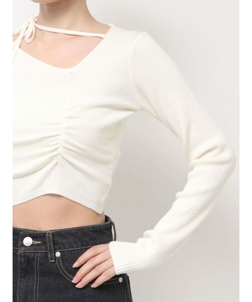 EMODA（エモダ）の「CHOKER GATHER LONG SLEEVE KNIT（ニット/セーター・レディース・グレー/ホワイト/レッド・FREE）」の11枚目の写真