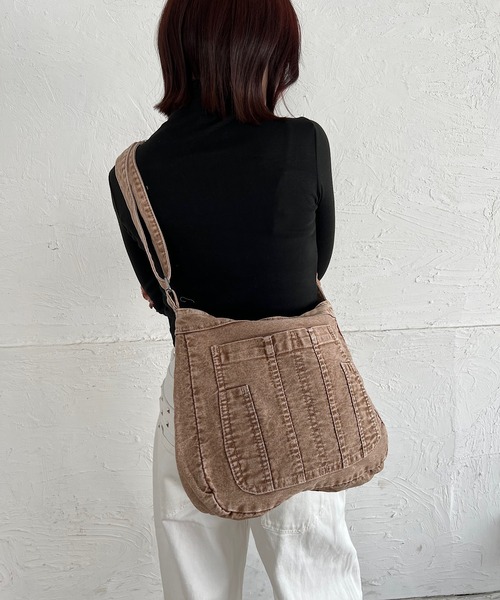 ROGER AND RAW(ロジャーアンドロウ)の「ブリーチデニム2WAYショルダーバッグ(ショルダーバッグ・レディース・ブルー/ライトブラウン/カーキ/ブラック/パープル・FREE)」の15枚目の写真