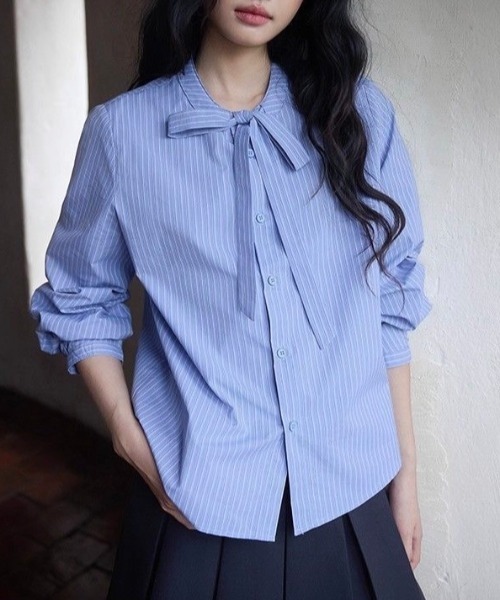 LADY LIKE(レディライク)の「【春夏新作】リボンタイノーカラーブラウス(シャツ/ブラウス・レディース・ブルー・M)」の1枚目の写真