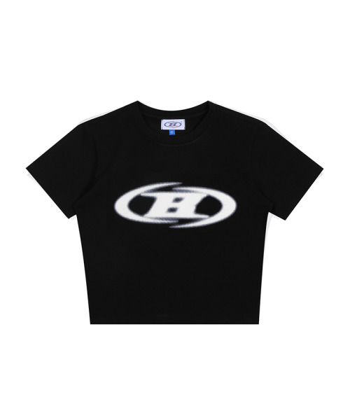 BORN TO WIN（ボーントゥウィン）の「BLUR LOGO CROP TOP [BLACK]（Tシャツ/カットソー・レディース・その他・FREE）」の2枚目の写真