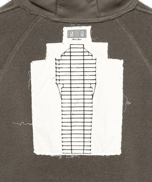 BEAMS T(ビームスティー)の「C.E / SOLID BIG HEAVY HOODY(スウェット・メンズ・オリーブ・L/M)」の7枚目の写真