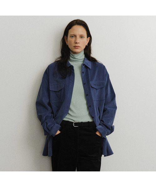 URAGO（ユラーゴ）の「Corduroy flap pocket shirt（シャツ/ブラウス・レディース・キャメル/ブルー・FREE）」の2枚目の写真