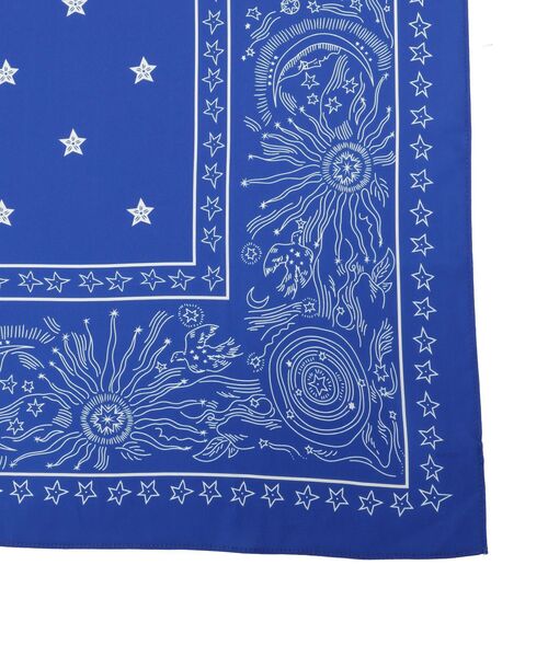 AMERICAN HOLIC（アメリカンホリック）の「シルキーバンダナ柄スカーフ（バンダナ/スカーフ・レディース・ブルー/ブラック/アイボリー・FREE）」の9枚目の写真