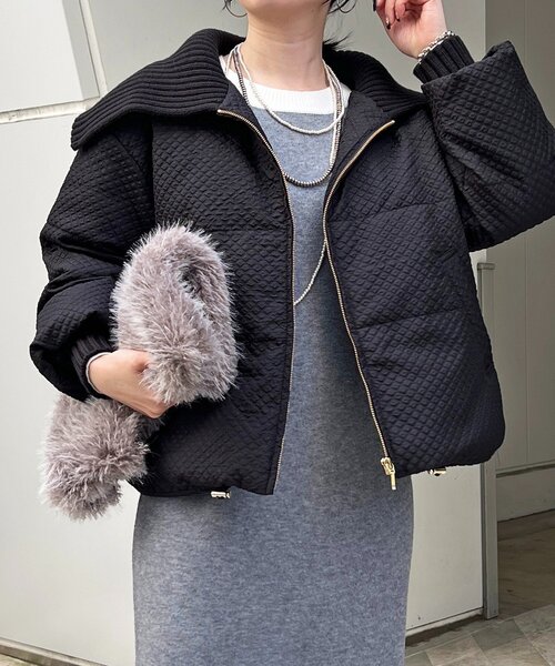 un dix cors（アンディコール）の「襟付きエンボスダウン（ダウンジャケット/コート・レディース・ブラック/ブラウン・FREE）」の2枚目の写真