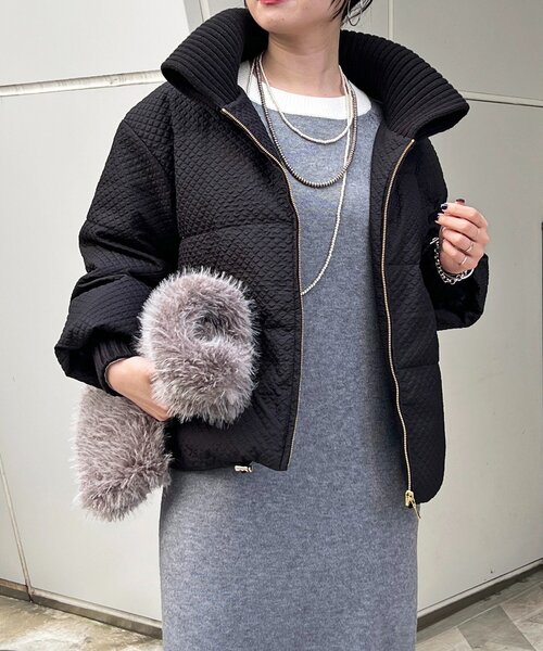 un dix cors（アンディコール）の「襟付きエンボスダウン（ダウンジャケット/コート・レディース・ブラック/ブラウン・FREE）」の4枚目の写真