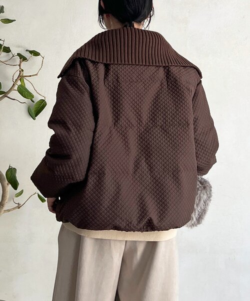 un dix cors（アンディコール）の「襟付きエンボスダウン（ダウンジャケット/コート・レディース・ブラック/ブラウン・FREE）」の15枚目の写真