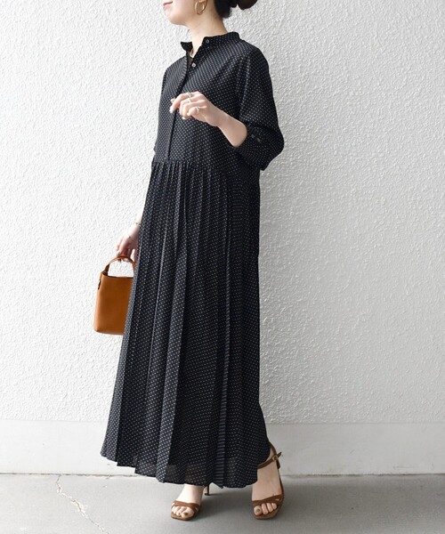 SHIPS any（シップス エニィ）の「SHIPS any:〈手洗い可能〉ドット バンドカラー プリーツ ロング ワンピース（ワンピース・レディース・ブラック/ネイビー・ONE SIZE）」の4枚目の写真