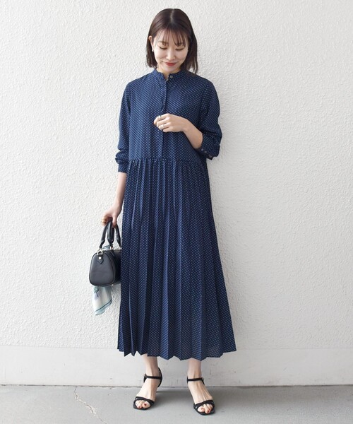 SHIPS any（シップス エニィ）の「SHIPS any:〈手洗い可能〉ドット バンドカラー プリーツ ロング ワンピース（ワンピース・レディース・ブラック/ネイビー・ONE SIZE）」の11枚目の写真