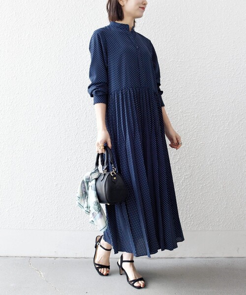 SHIPS any（シップス エニィ）の「SHIPS any:〈手洗い可能〉ドット バンドカラー プリーツ ロング ワンピース（ワンピース・レディース・ブラック/ネイビー・ONE SIZE）」の12枚目の写真