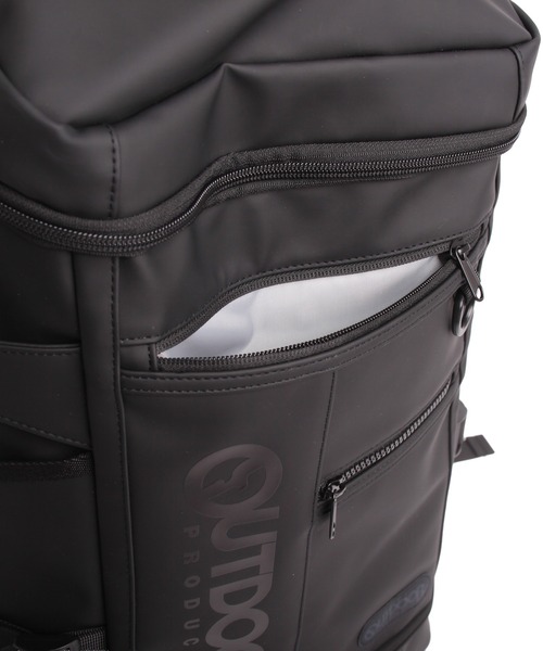 OUTDOOR PRODUCTS(アウトドアプロダクツ)の「PU合皮 大容量バックパック(バックパック/リュック・レディース・ブラック/ブラック×グレー・FREE)」の12枚目の写真