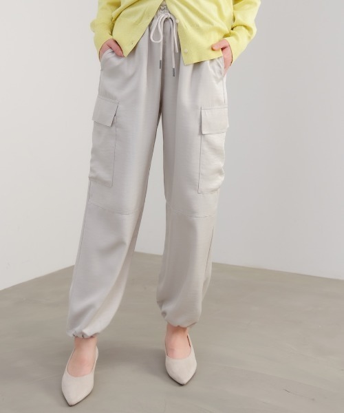 Bou Jeloud(ブージュルード)の「ヴィンテージサテンカーゴパンツ(その他パンツ・レディース・ブラック/ミント/アイボリー・38)」の2枚目の写真