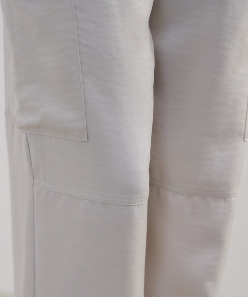 Bou Jeloud(ブージュルード)の「ヴィンテージサテンカーゴパンツ(その他パンツ・レディース・ブラック/ミント/アイボリー・38)」の6枚目の写真